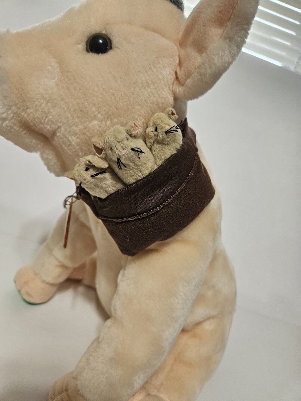 Vintage 1998 Babe and Friends Plush Pig with Mice Pouch (As-Is / Non-Talking) - Picture 2 of 4